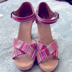 Women’s Tom’s wedge sandals Sz 7